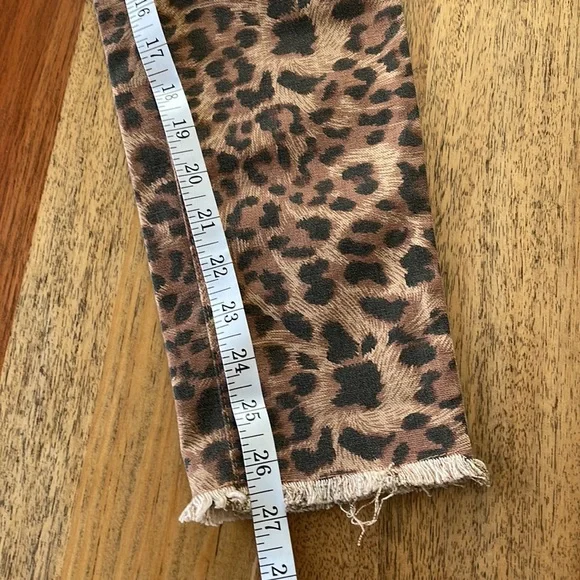 Olivaceous Jean - Picture 7 of 8